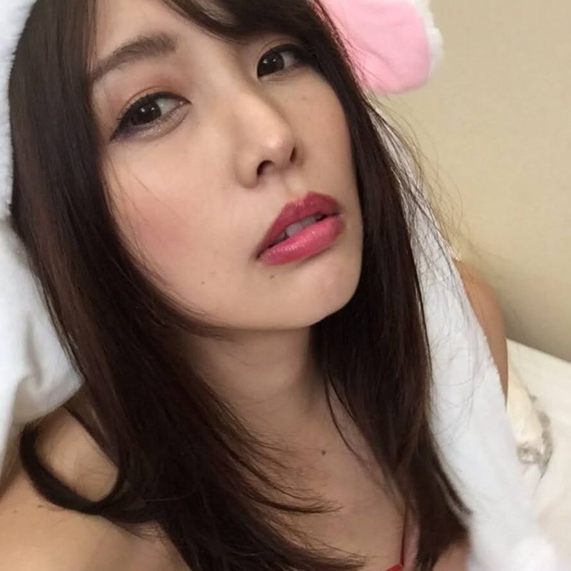 新村朱里